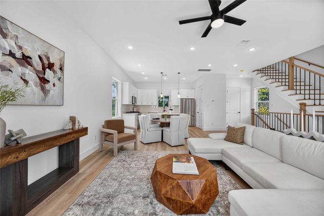 316 Walthall A, Houston, TX 77022