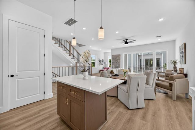 316 Walthall A, Houston, TX 77022