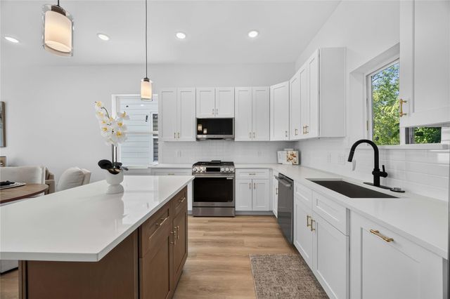 316 Walthall A, Houston, TX 77022