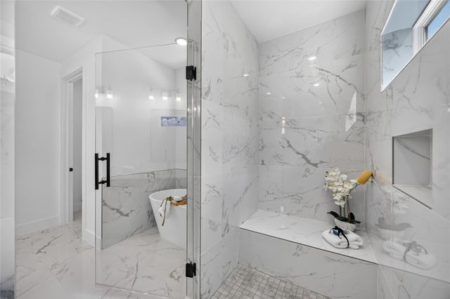 316 Walthall A, Houston, TX 77022