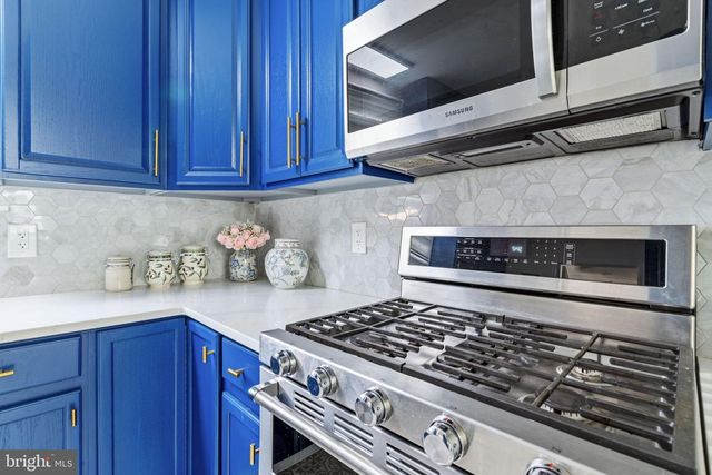 242 HENDRICKSON AVE, Beverly, NJ 08010