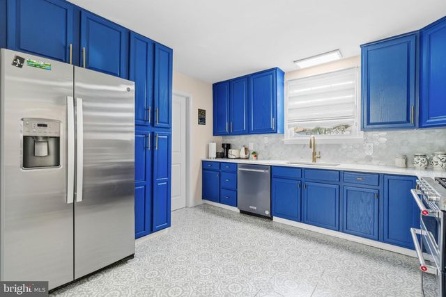 242 HENDRICKSON AVE, Beverly, NJ 08010