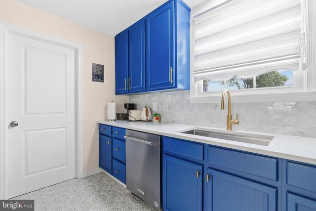 242 HENDRICKSON AVE, Beverly, NJ 08010