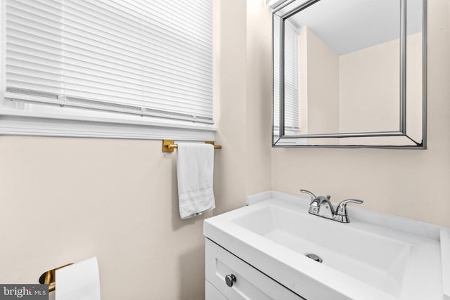 242 HENDRICKSON AVE, Beverly, NJ 08010
