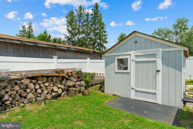 242 HENDRICKSON AVE, Beverly, NJ 08010