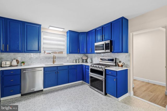 242 HENDRICKSON AVE, Beverly, NJ 08010