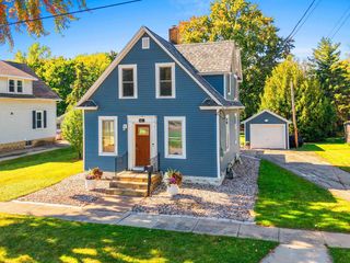 401 VAN STREET, Neenah, WI 54956