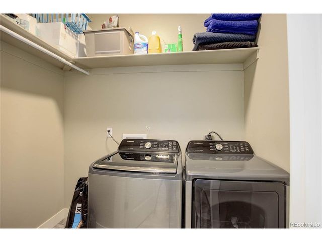 45425 Wolf Creek Dr, Bennett, CO 80102