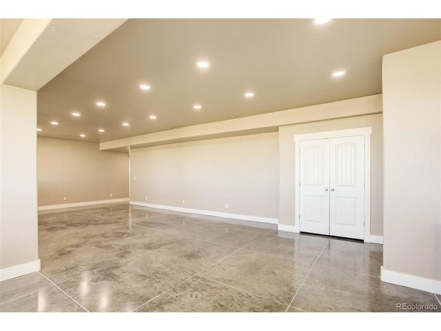 45425 Wolf Creek Dr, Bennett, CO 80102