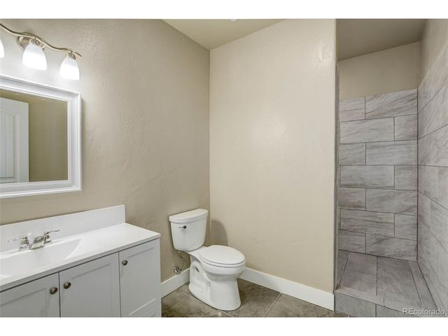 45425 Wolf Creek Dr, Bennett, CO 80102