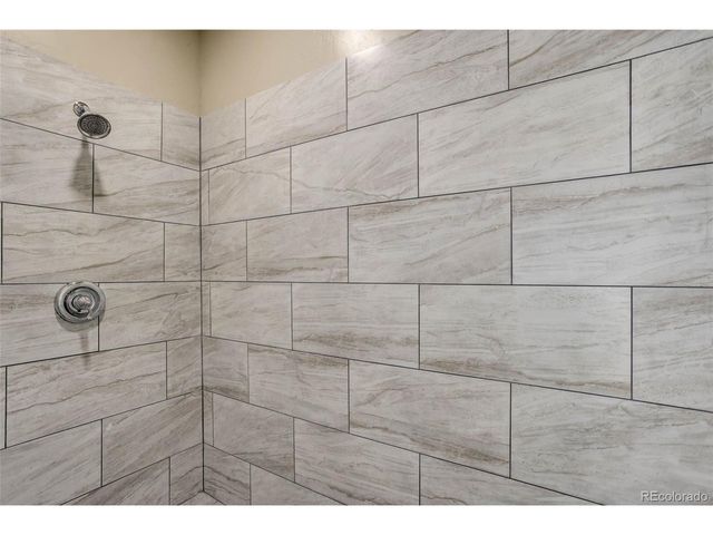 45425 Wolf Creek Dr, Bennett, CO 80102