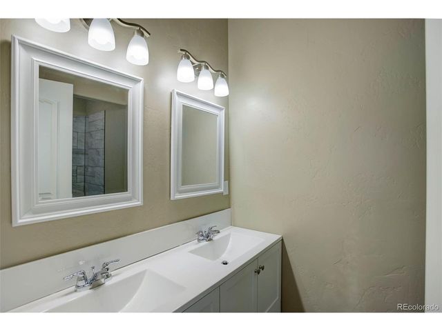 45425 Wolf Creek Dr, Bennett, CO 80102