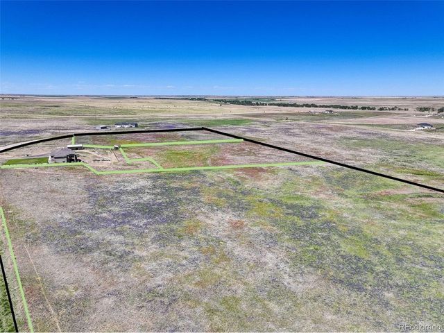 45425 Wolf Creek Dr, Bennett, CO 80102