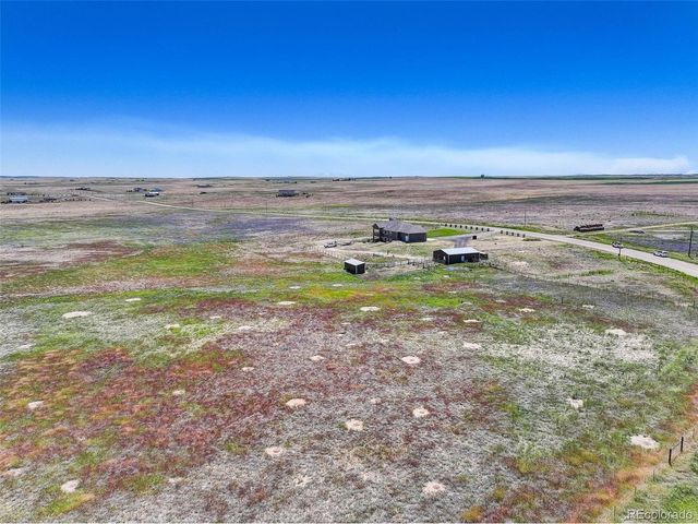 45425 Wolf Creek Dr, Bennett, CO 80102