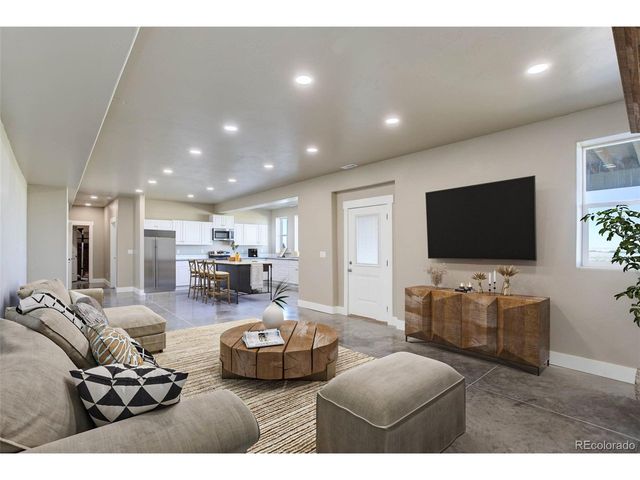 45425 Wolf Creek Dr, Bennett, CO 80102