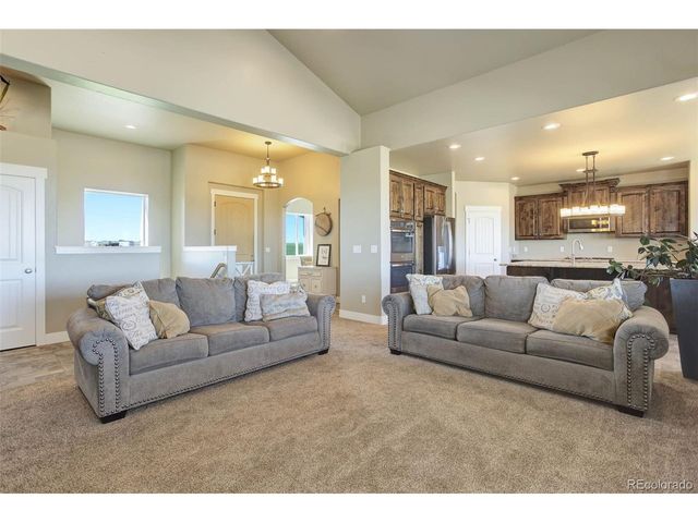 45425 Wolf Creek Dr, Bennett, CO 80102