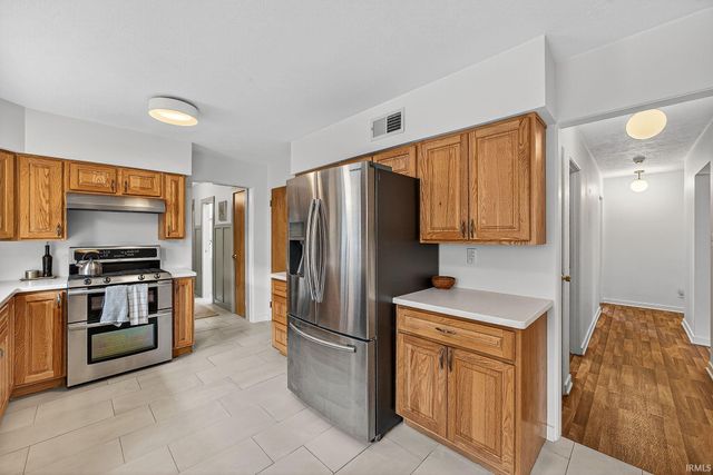 1345 E Victoria Street, South Bend, IN 46614