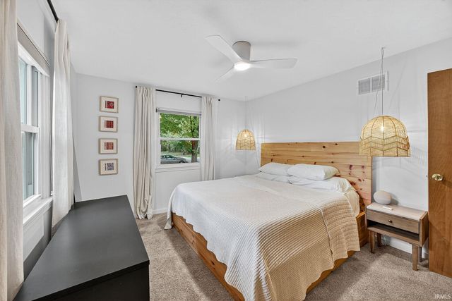 1345 E Victoria Street, South Bend, IN 46614