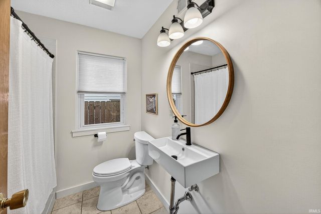 1345 E Victoria Street, South Bend, IN 46614