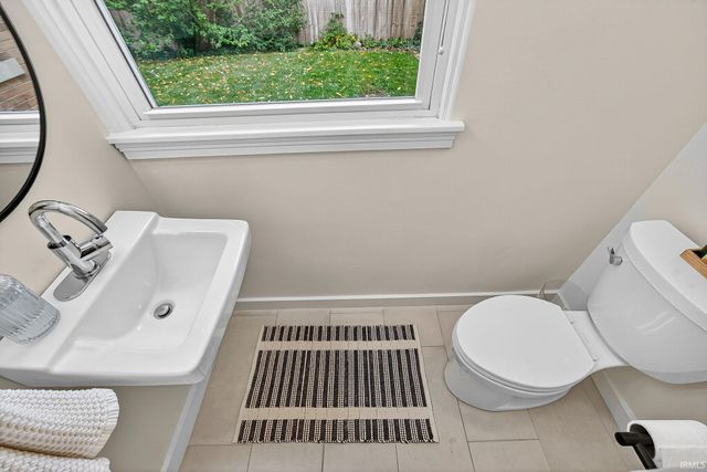 1345 E Victoria Street, South Bend, IN 46614