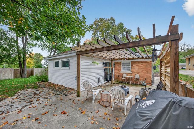 1345 E Victoria Street, South Bend, IN 46614