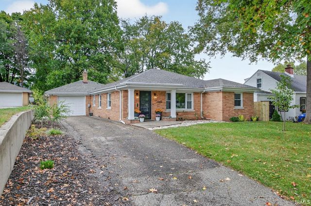 1345 E Victoria Street, South Bend, IN 46614