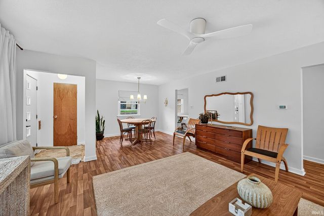 1345 E Victoria Street, South Bend, IN 46614