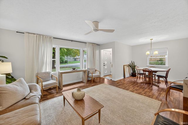 1345 E Victoria Street, South Bend, IN 46614