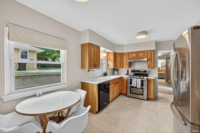 1345 E Victoria Street, South Bend, IN 46614