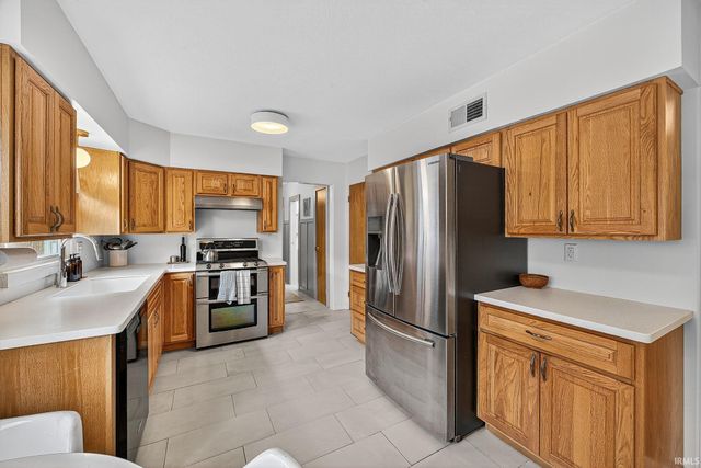 1345 E Victoria Street, South Bend, IN 46614