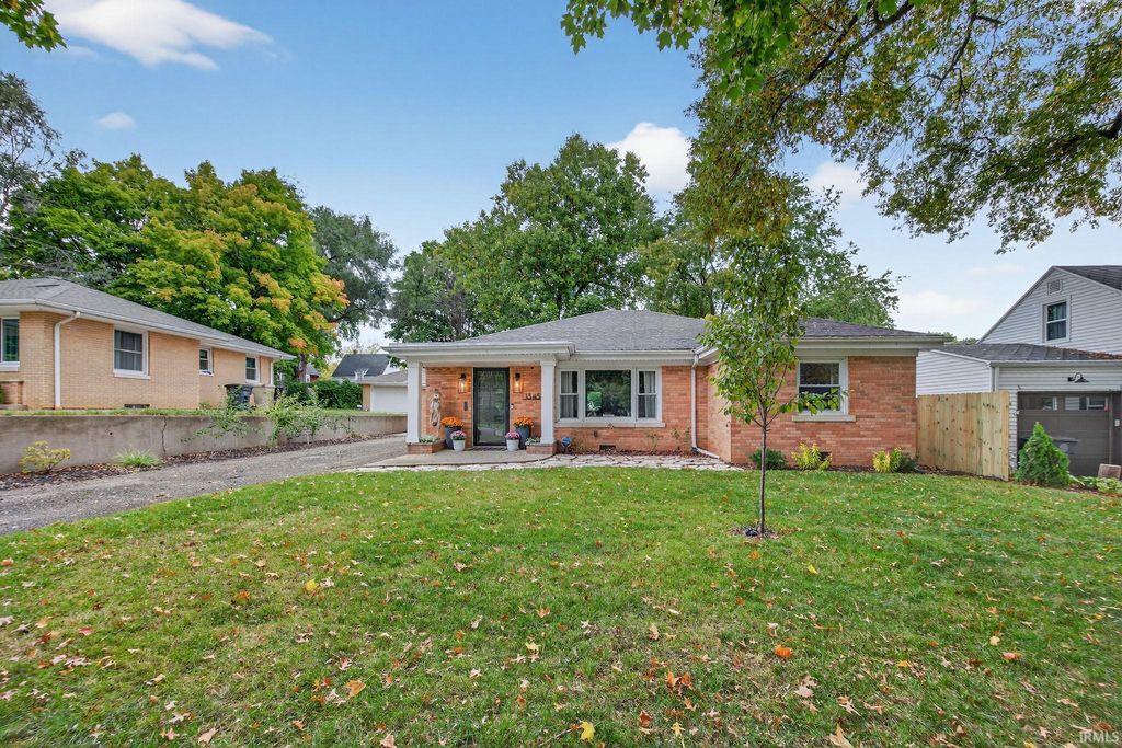 1345 E Victoria Street, South Bend, IN 46614