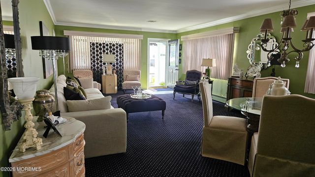 8 Beaumont Court, Toms River, NJ 08757