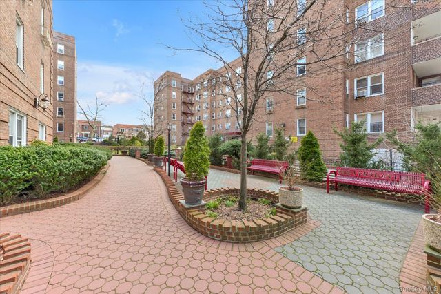 9941 64th Avenue E11, Rego Park, NY 11374