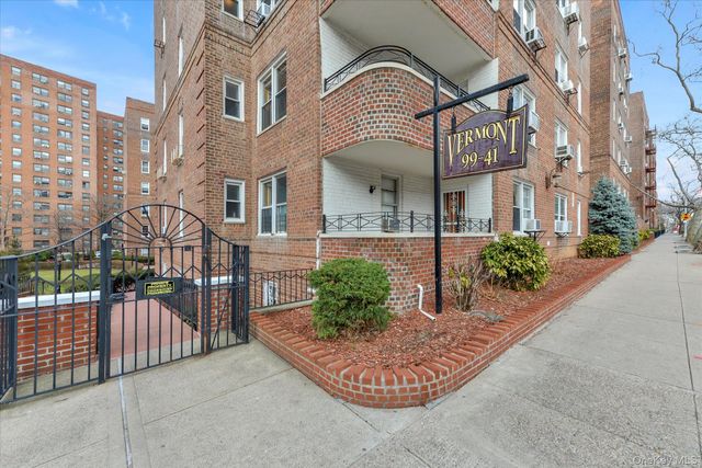 9941 64th Avenue E11, Rego Park, NY 11374