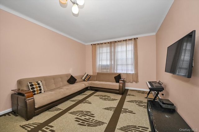 9941 64th Avenue E11, Rego Park, NY 11374