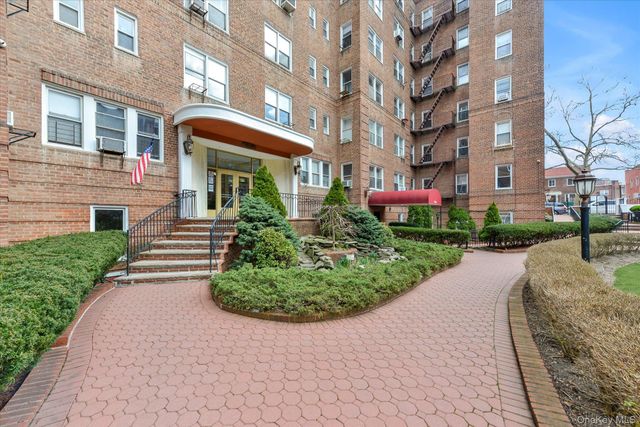 9941 64th Avenue E11, Rego Park, NY 11374