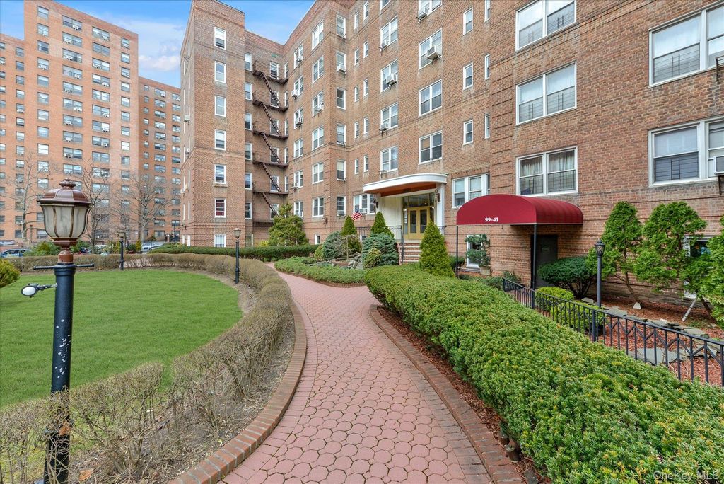 9941 64th Avenue E11, Rego Park, NY 11374