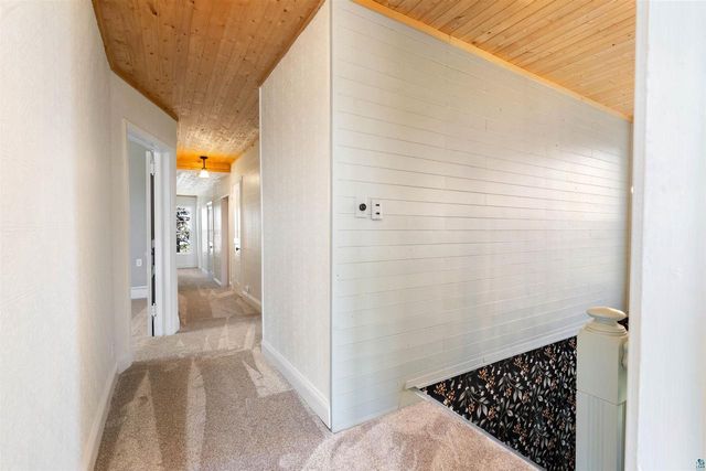 103 E 7th St, Superior, WI 54880