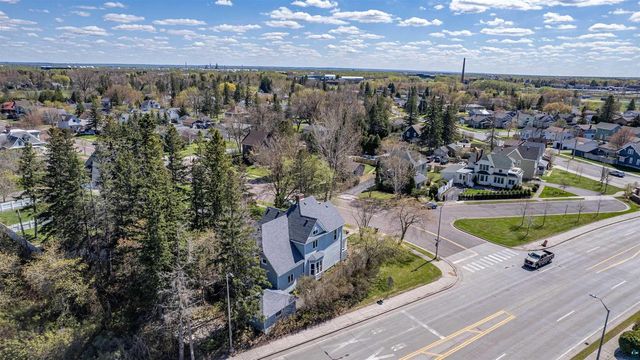 103 E 7th St, Superior, WI 54880