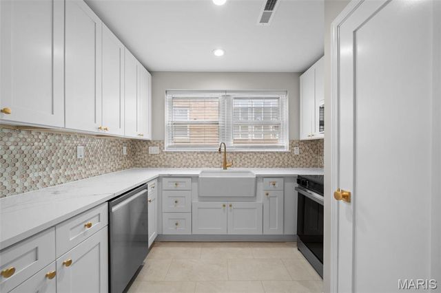 7542 York Drive 3E, St Louis, MO 63105