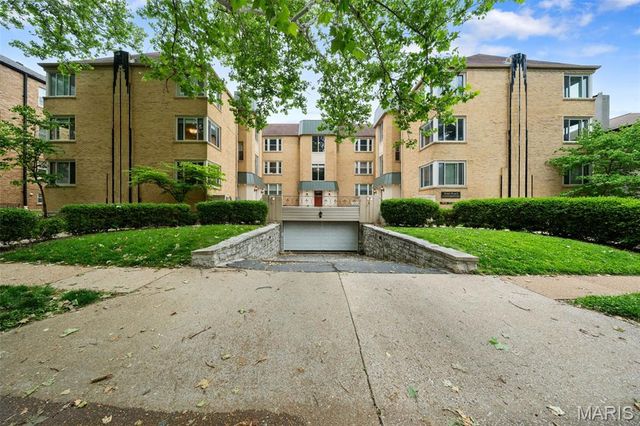 7542 York Drive 3E, St Louis, MO 63105