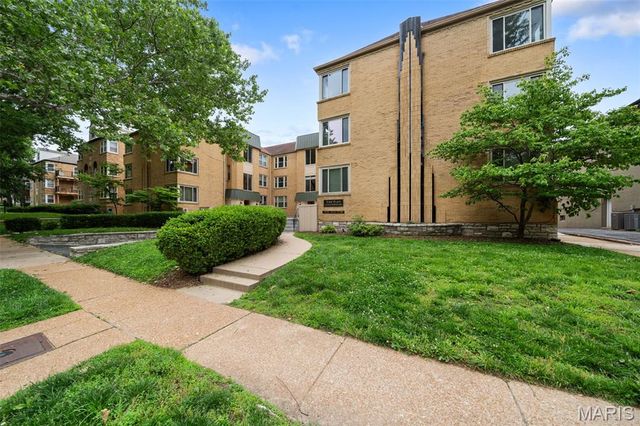7542 York Drive 3E, St Louis, MO 63105