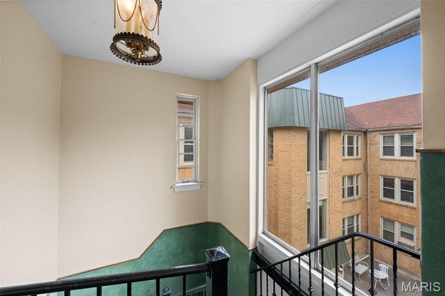 7542 York Drive 3E, St Louis, MO 63105