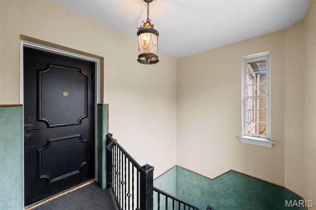 7542 York Drive 3E, St Louis, MO 63105