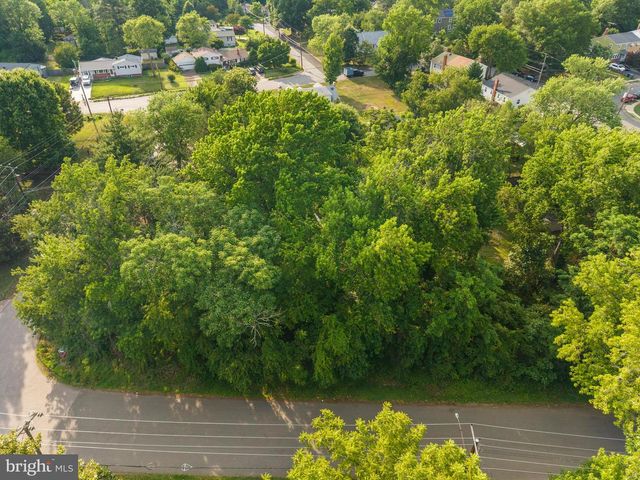 7054 CANTERBURY LN, Alexandria, VA 22306