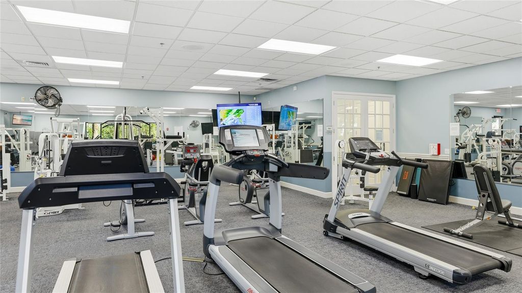 Image 24 of property listing at 811 FAIRWAYCOVE LANE 204, Bradenton, FL 34212