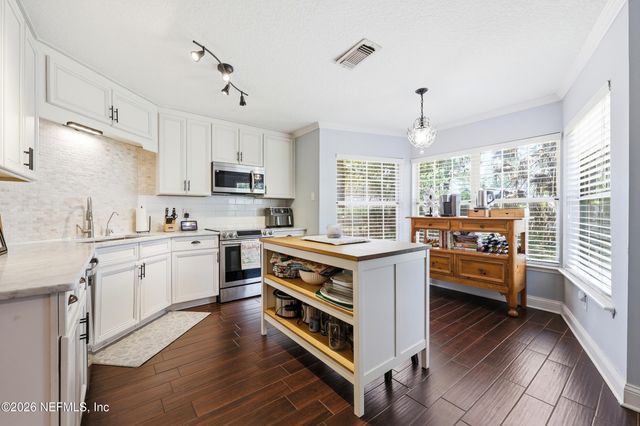 3278 TWISTED OAKS Lane, Jacksonville, FL 32223
