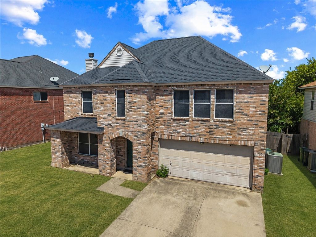 7207 Port Phillip Drive, Arlington, TX 76002 — exterior