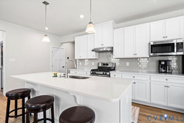 11313 Vulcan Ln, Chester, VA 23831