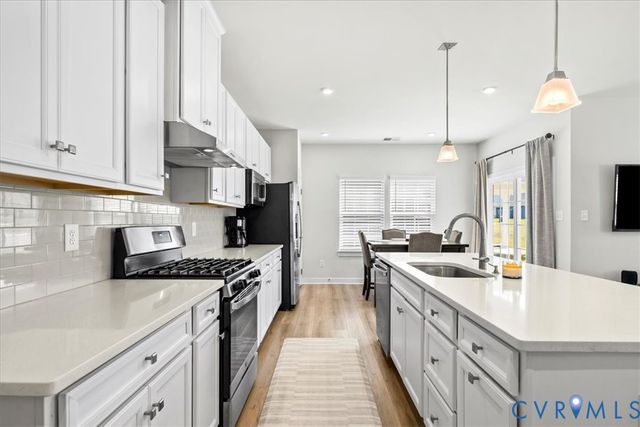 11313 Vulcan Ln, Chester, VA 23831